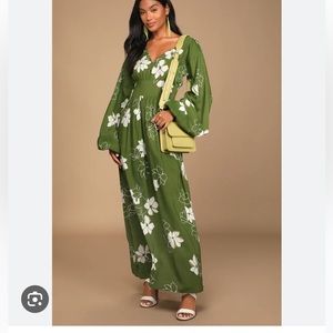 Green floral maxi dress — so flowy and comfortable to wear!